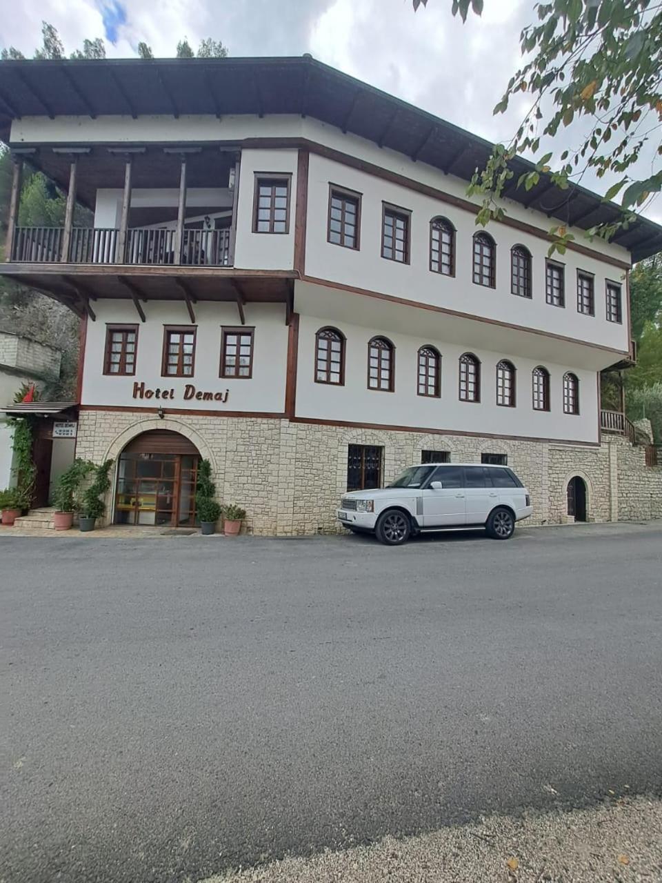 Hotel Demaj Berat Exterior foto