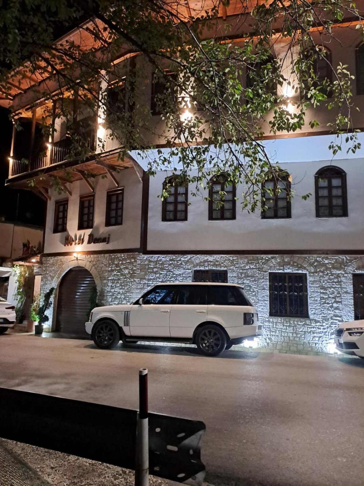 Hotel Demaj Berat Exterior foto