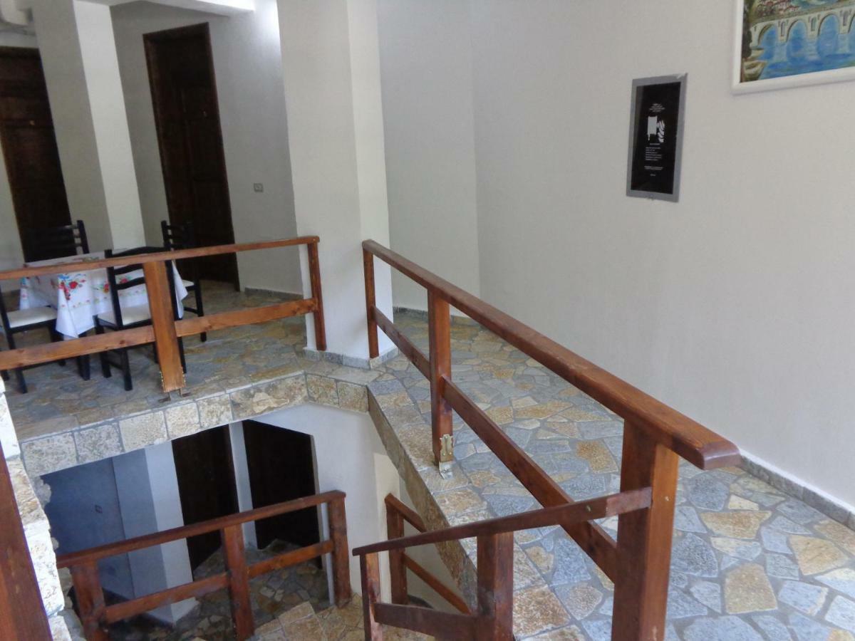 Hotel Demaj Berat Exterior foto