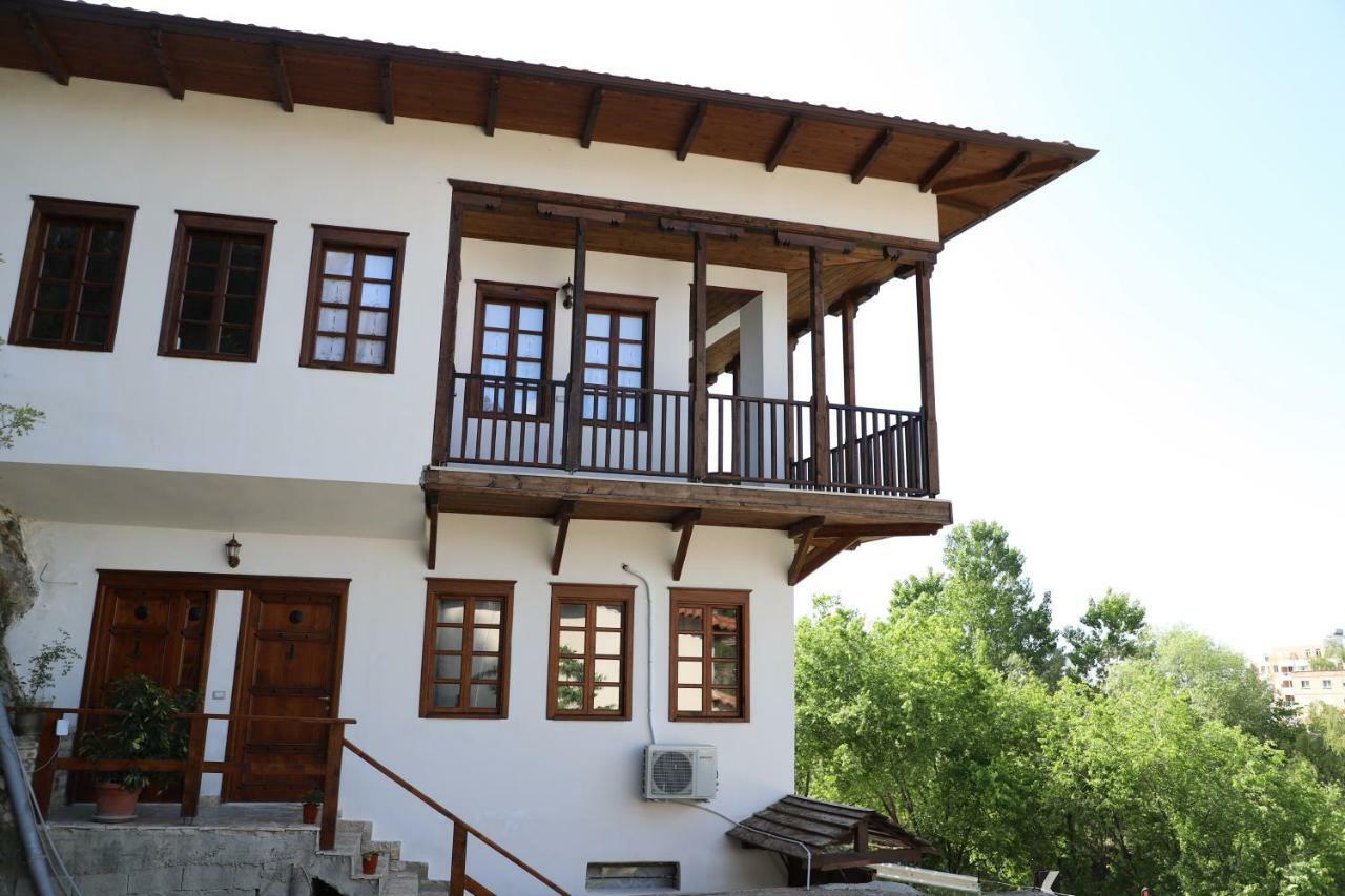 Hotel Demaj Berat Exterior foto