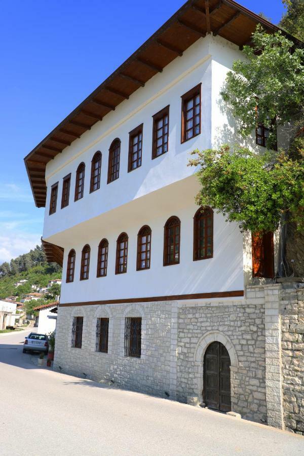 Hotel Demaj Berat Exterior foto
