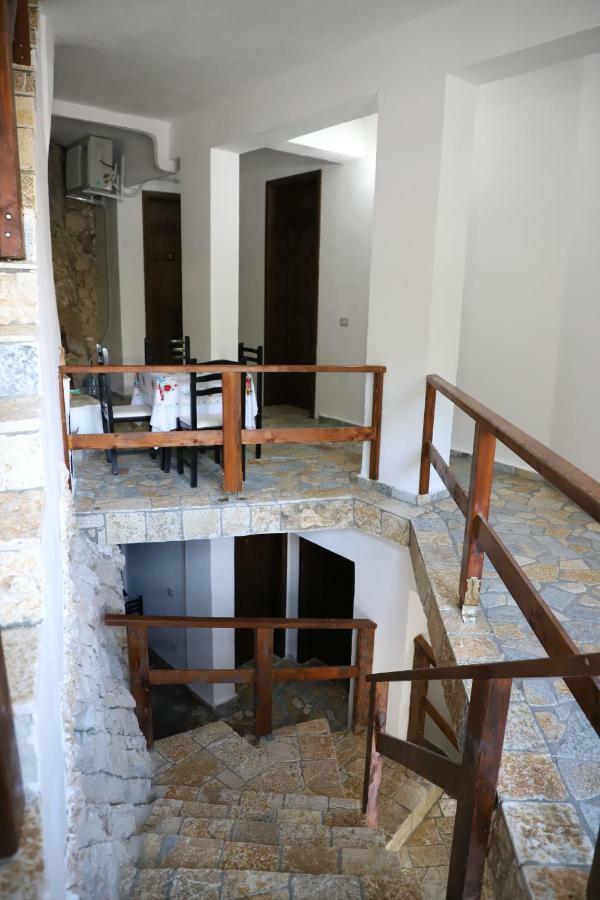 Hotel Demaj Berat Exterior foto