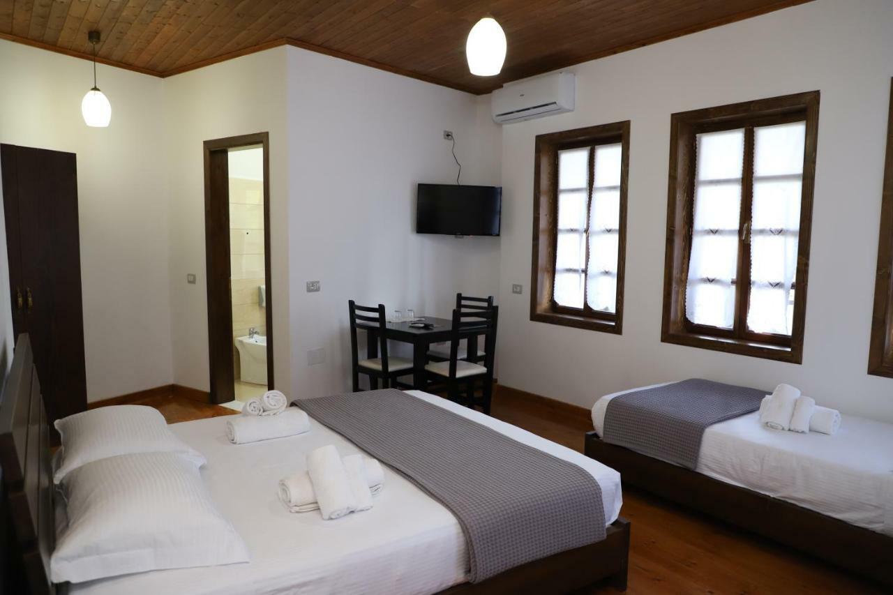Hotel Demaj Berat Exterior foto